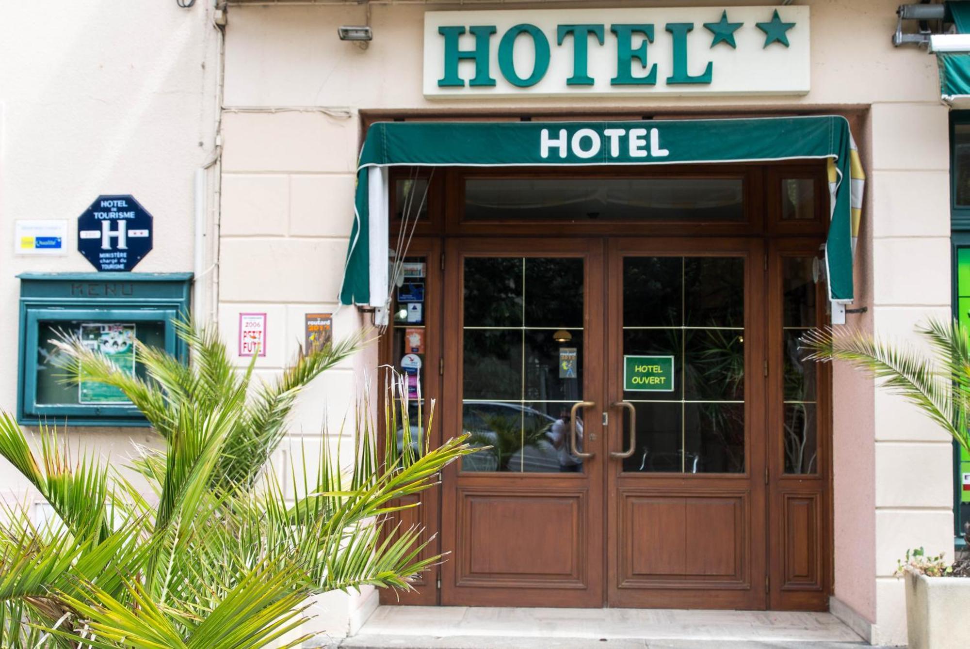 Hotel De La Gare Доль-де-Бретань Экстерьер фото